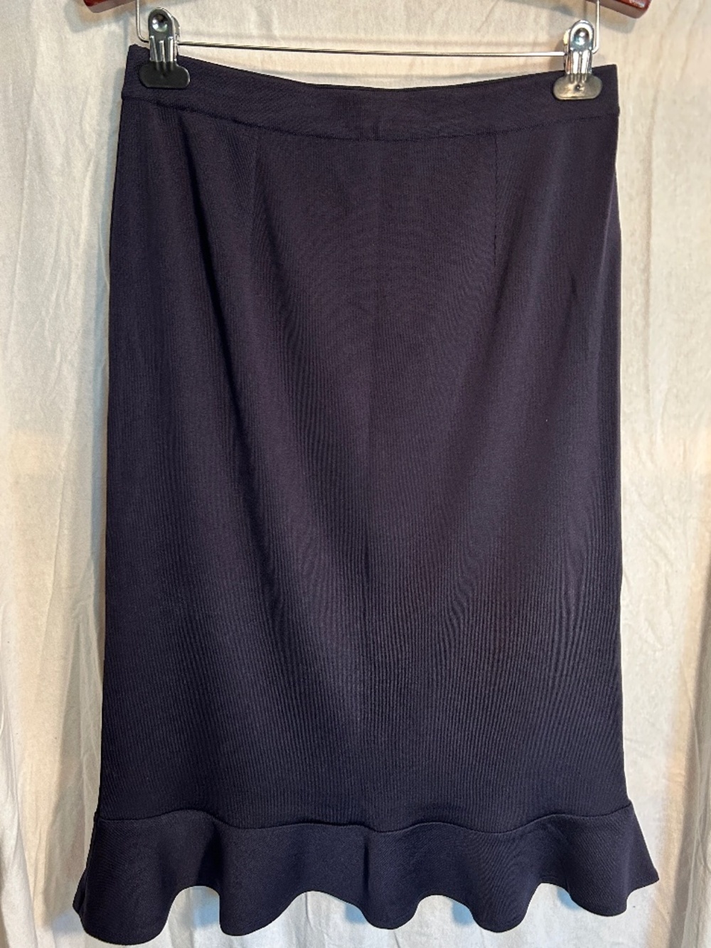 Exclusively Misook women's knit midi skirt with ruffle, navy, Small, EUC